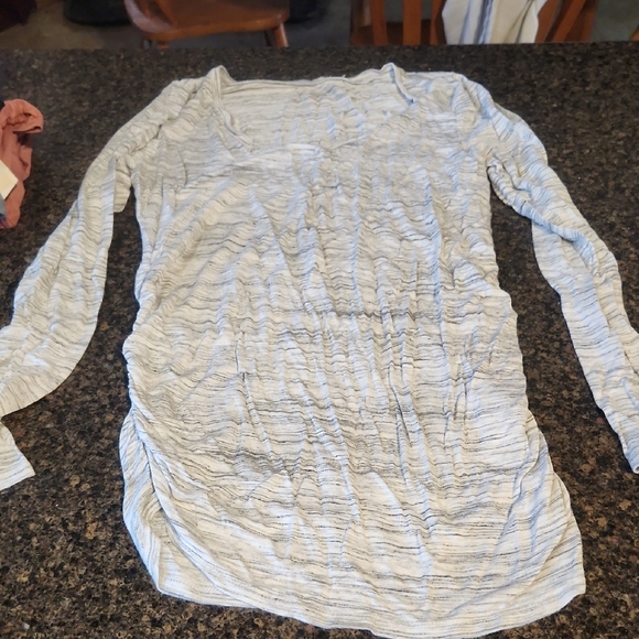 Maternity Tops Bundle - Picture 6 of 8